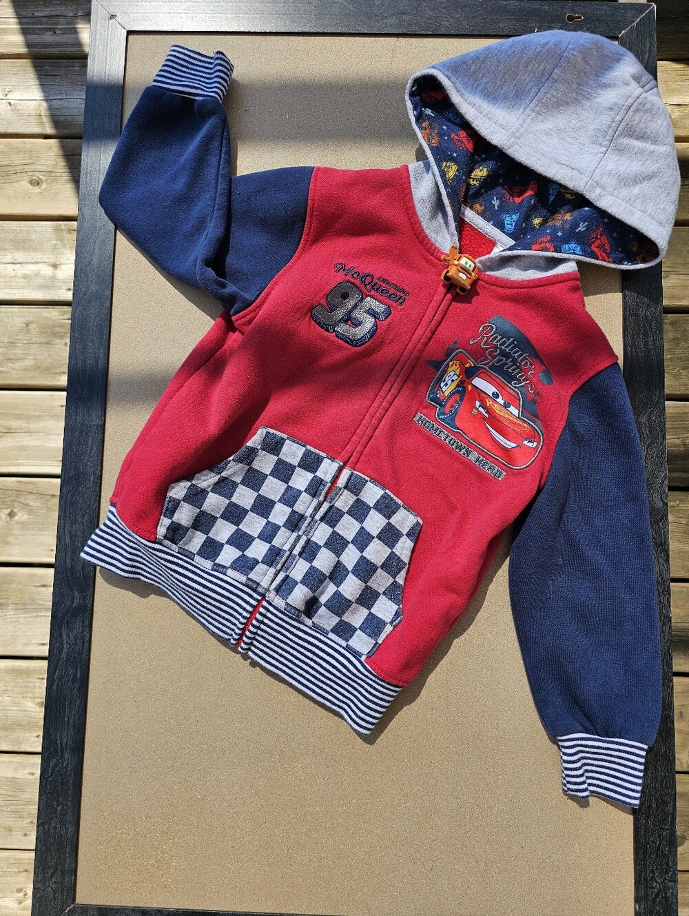 Lightning McQueen Navy Blue And Red Zip Hoodie β Size 6 Boys | 3D Mater Zipper